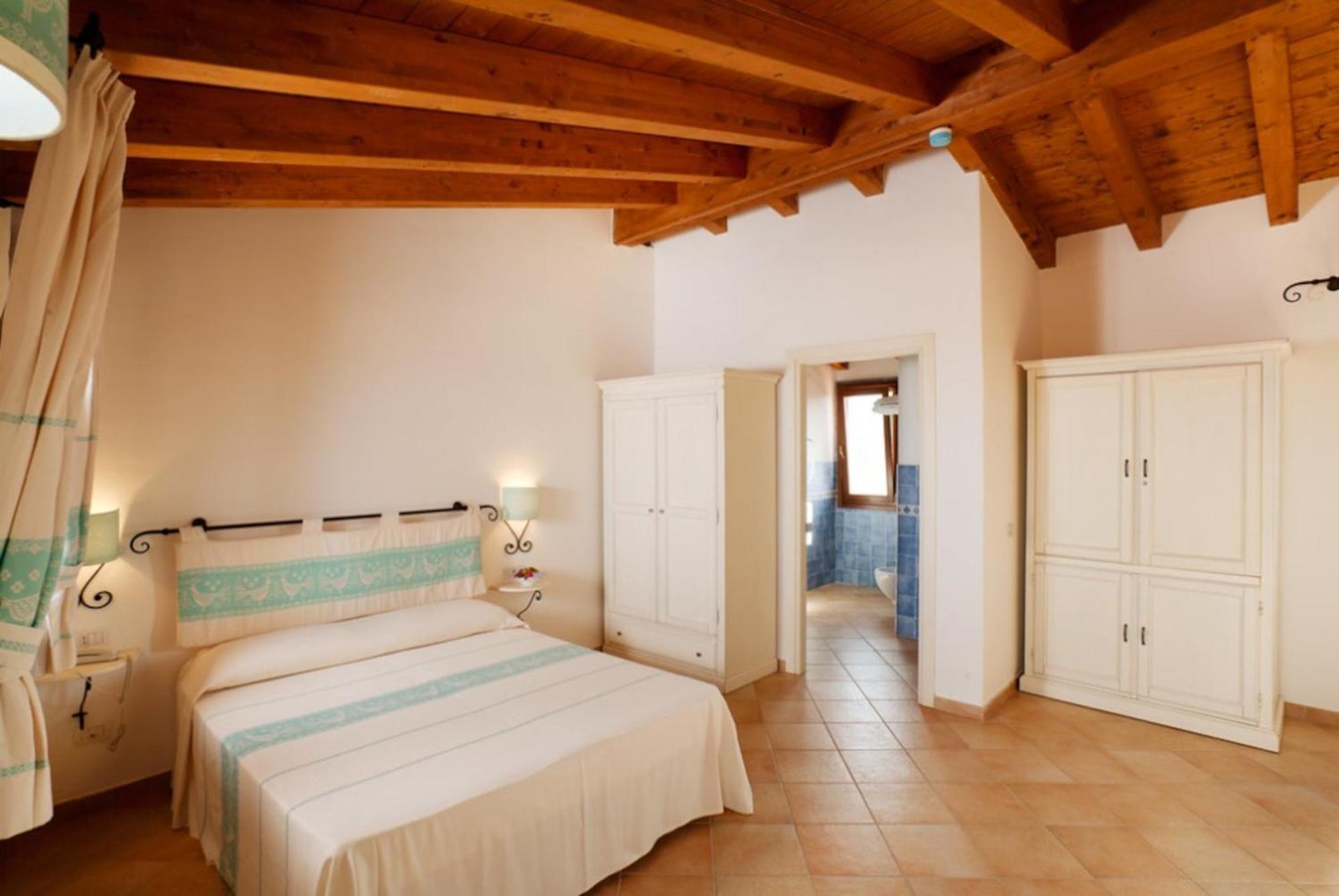 Residence Baia Dei Mirti Vignola Mare Eksteriør billede