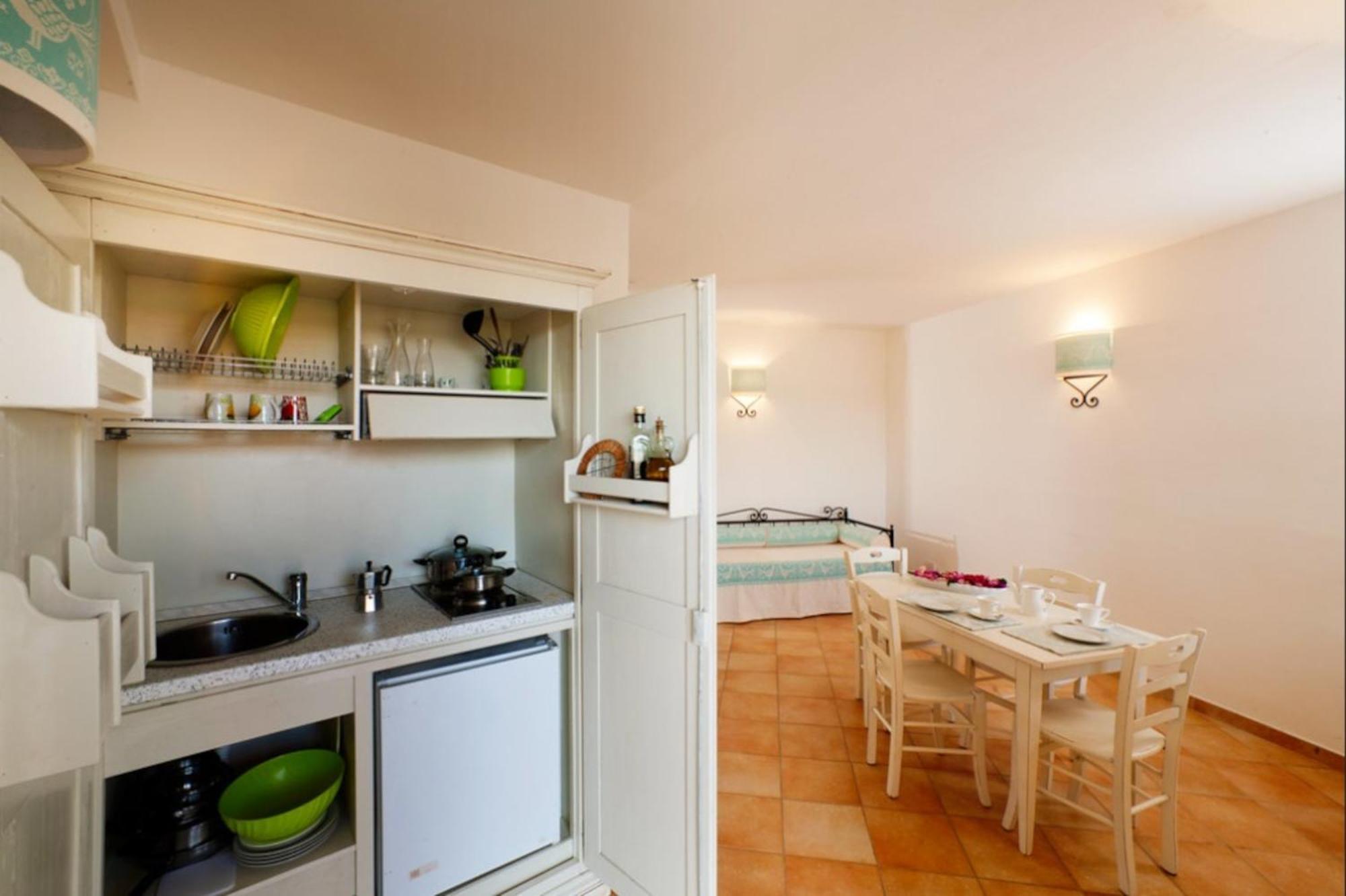 Residence Baia Dei Mirti Vignola Mare Eksteriør billede