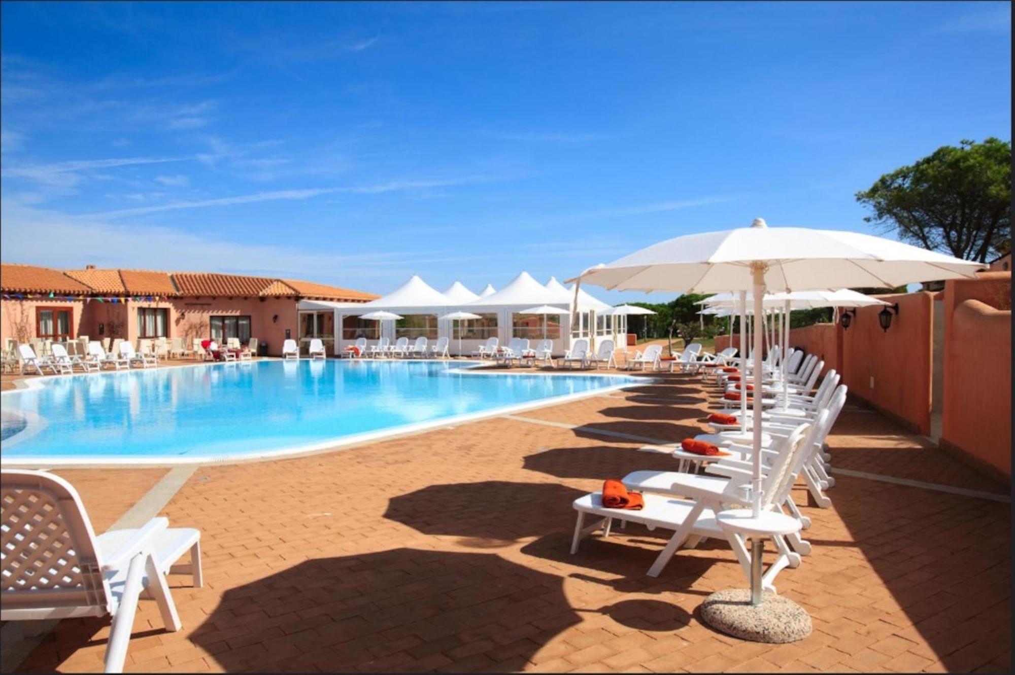 Residence Baia Dei Mirti Vignola Mare Eksteriør billede