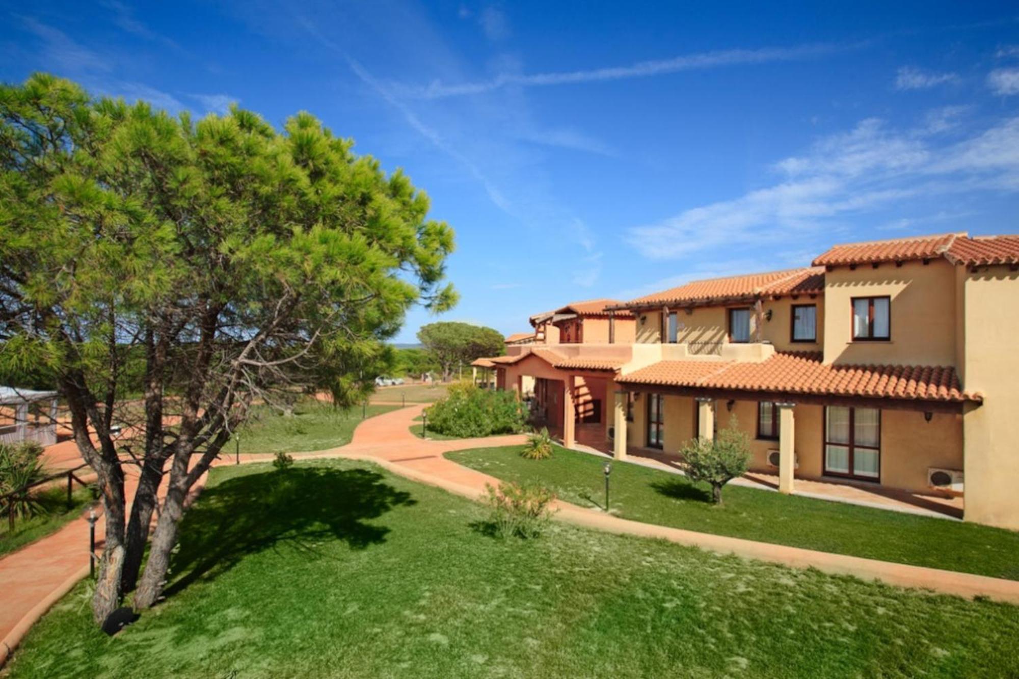 Residence Baia Dei Mirti Vignola Mare Eksteriør billede