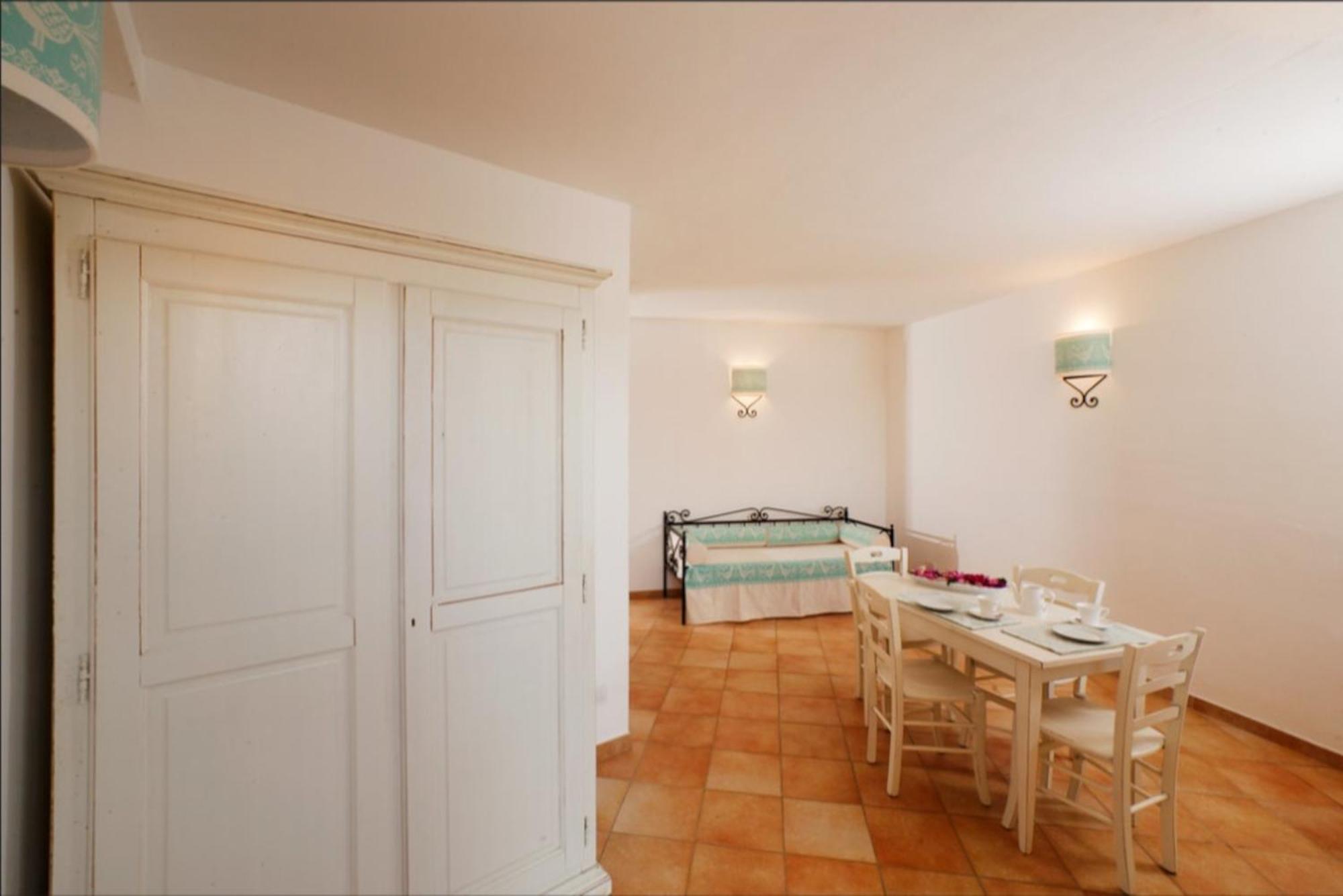 Residence Baia Dei Mirti Vignola Mare Eksteriør billede