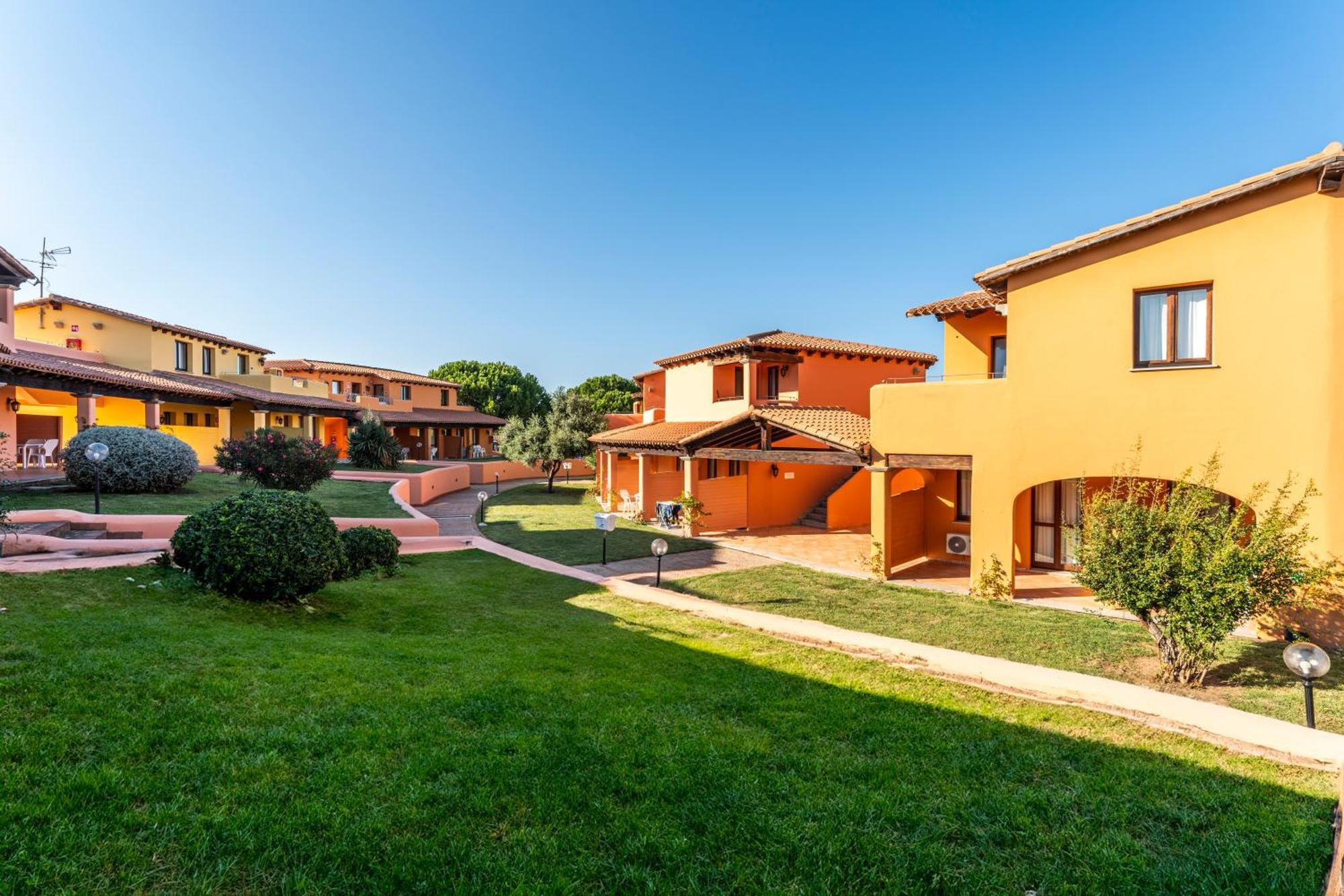 Residence Baia Dei Mirti Vignola Mare Eksteriør billede