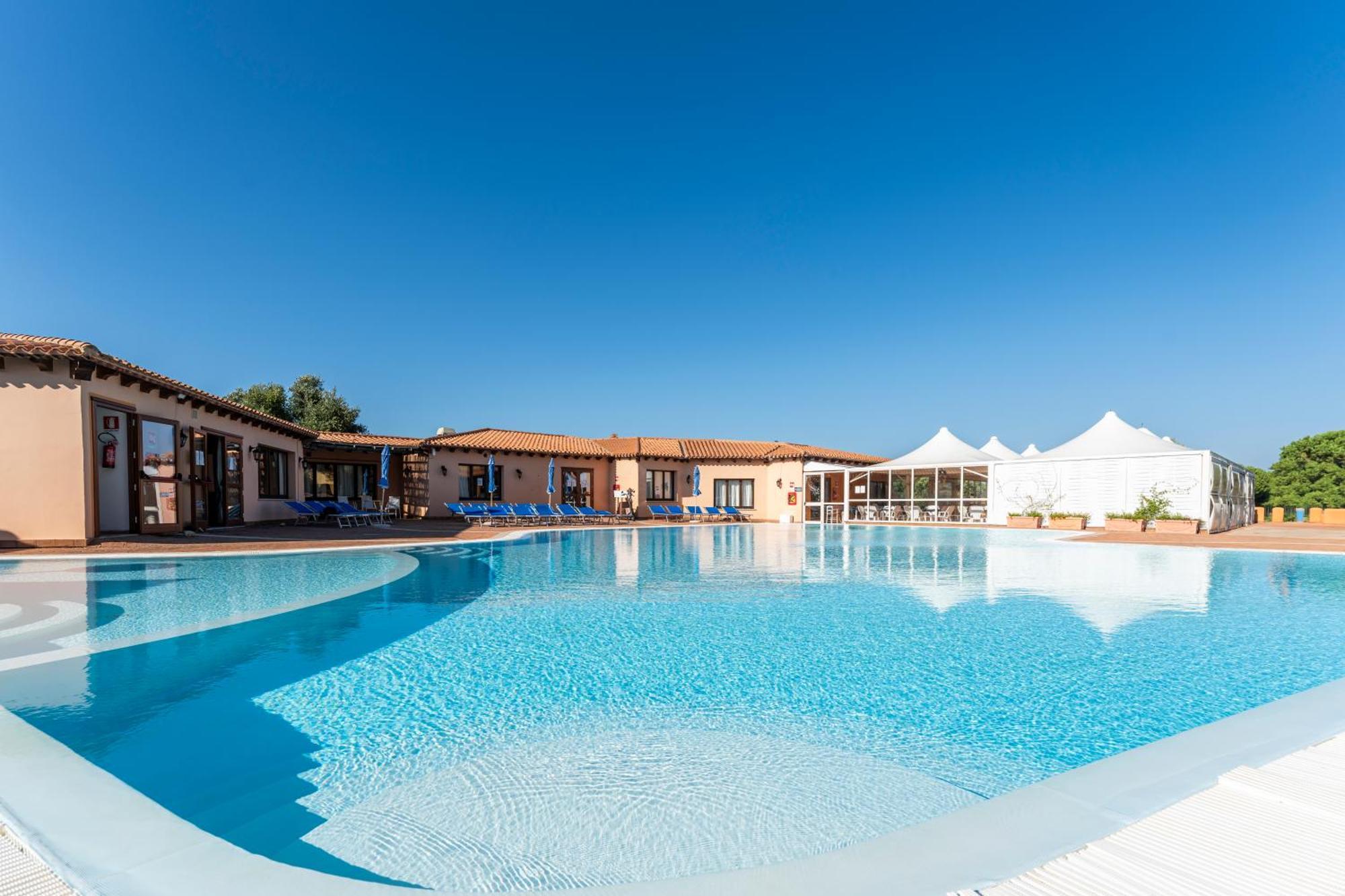 Residence Baia Dei Mirti Vignola Mare Eksteriør billede