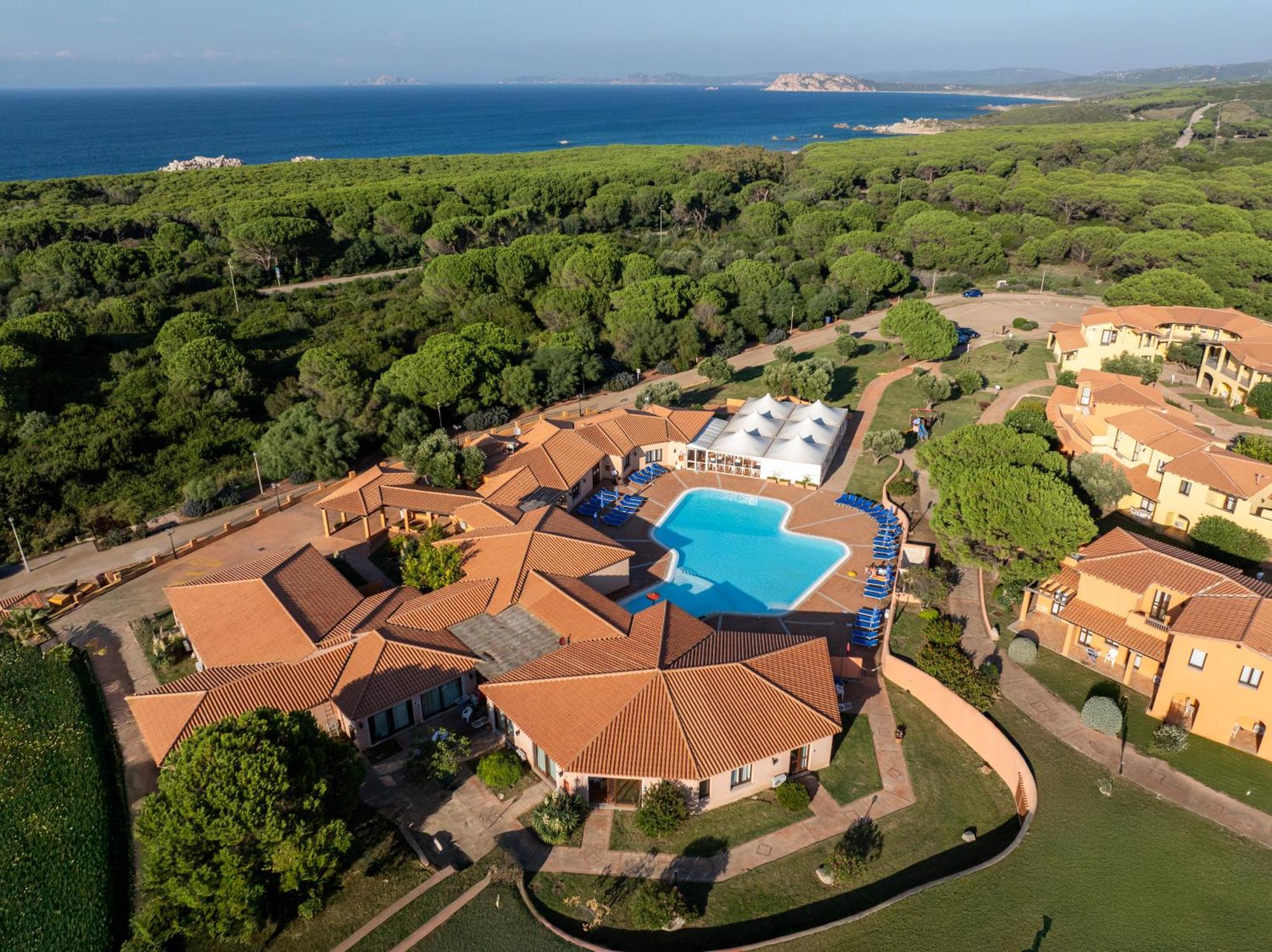 Residence Baia Dei Mirti Vignola Mare Eksteriør billede